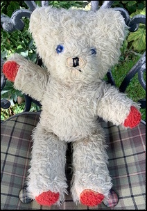 Sophie H.-T.'s Blue before treatment