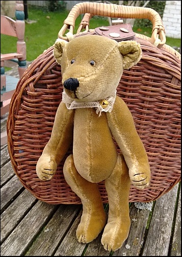 Augustus with a picnic basket